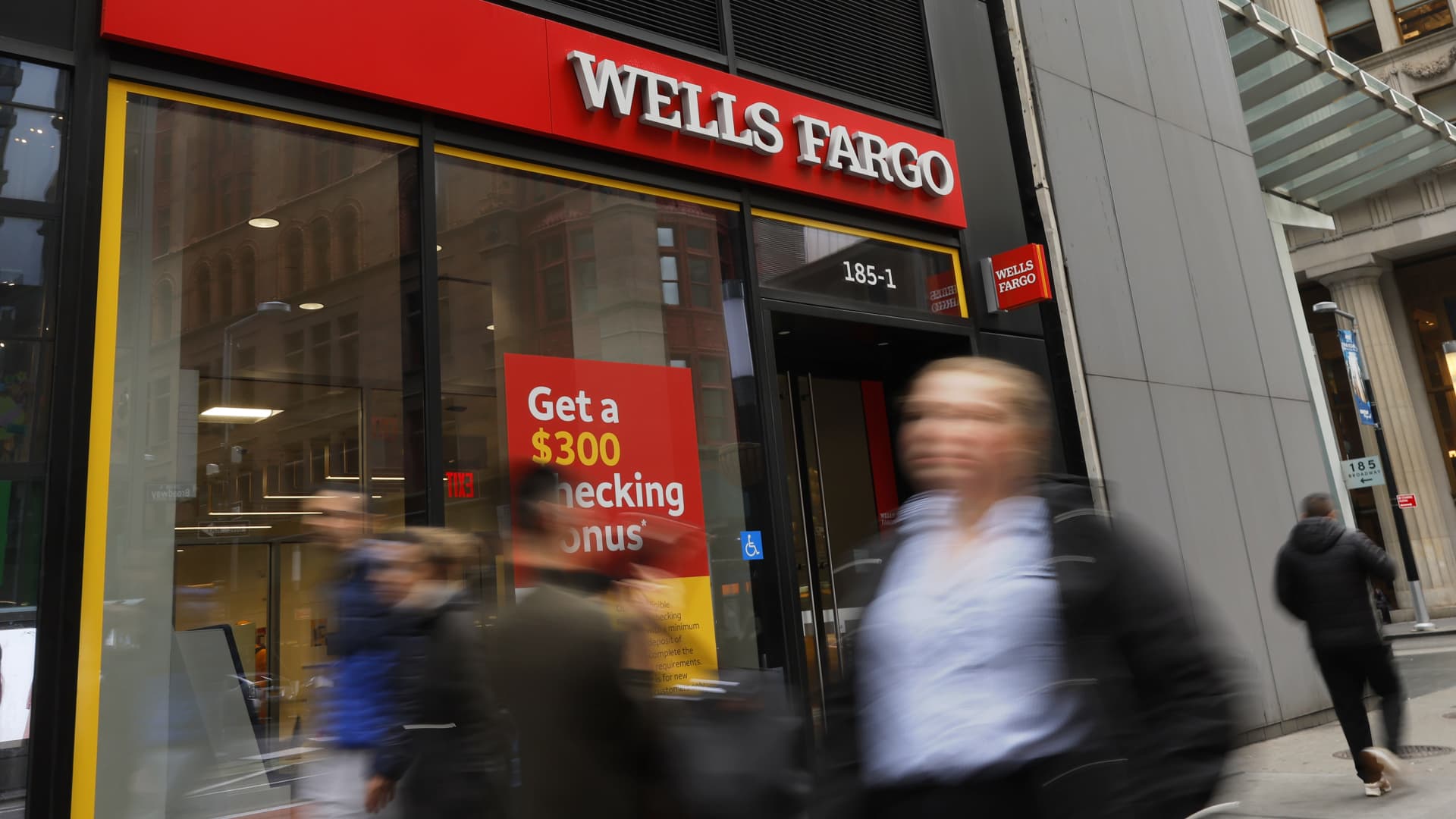 Analysts cheer Wells Fargo to 2018 highs upcoming income. We've 1 qualm with the celebrate