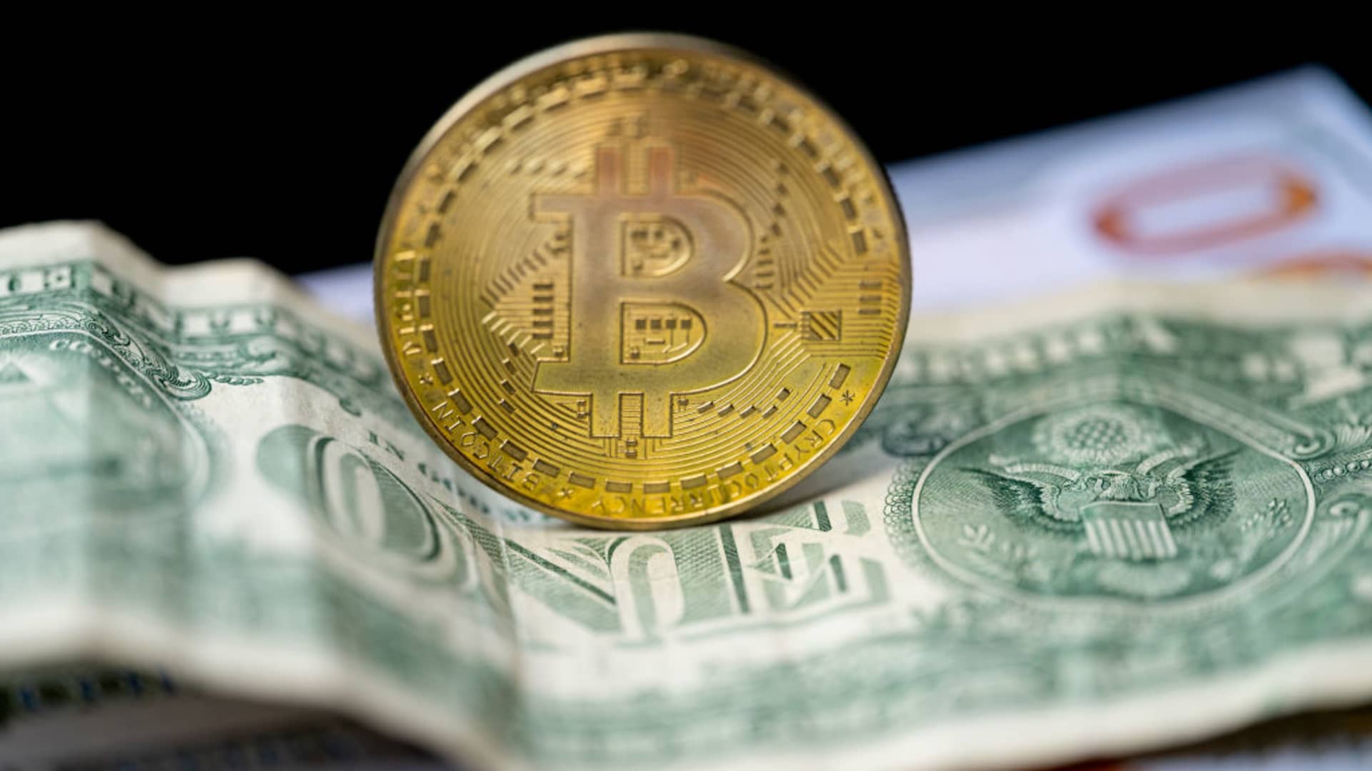 Bitcoin at 3-month top as Trump odds force currencies