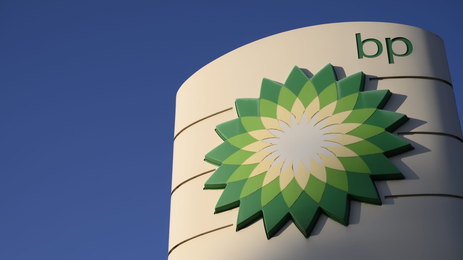 British oil vast BP posts $2.3 billion in third-quarter benefit, beating expectancies