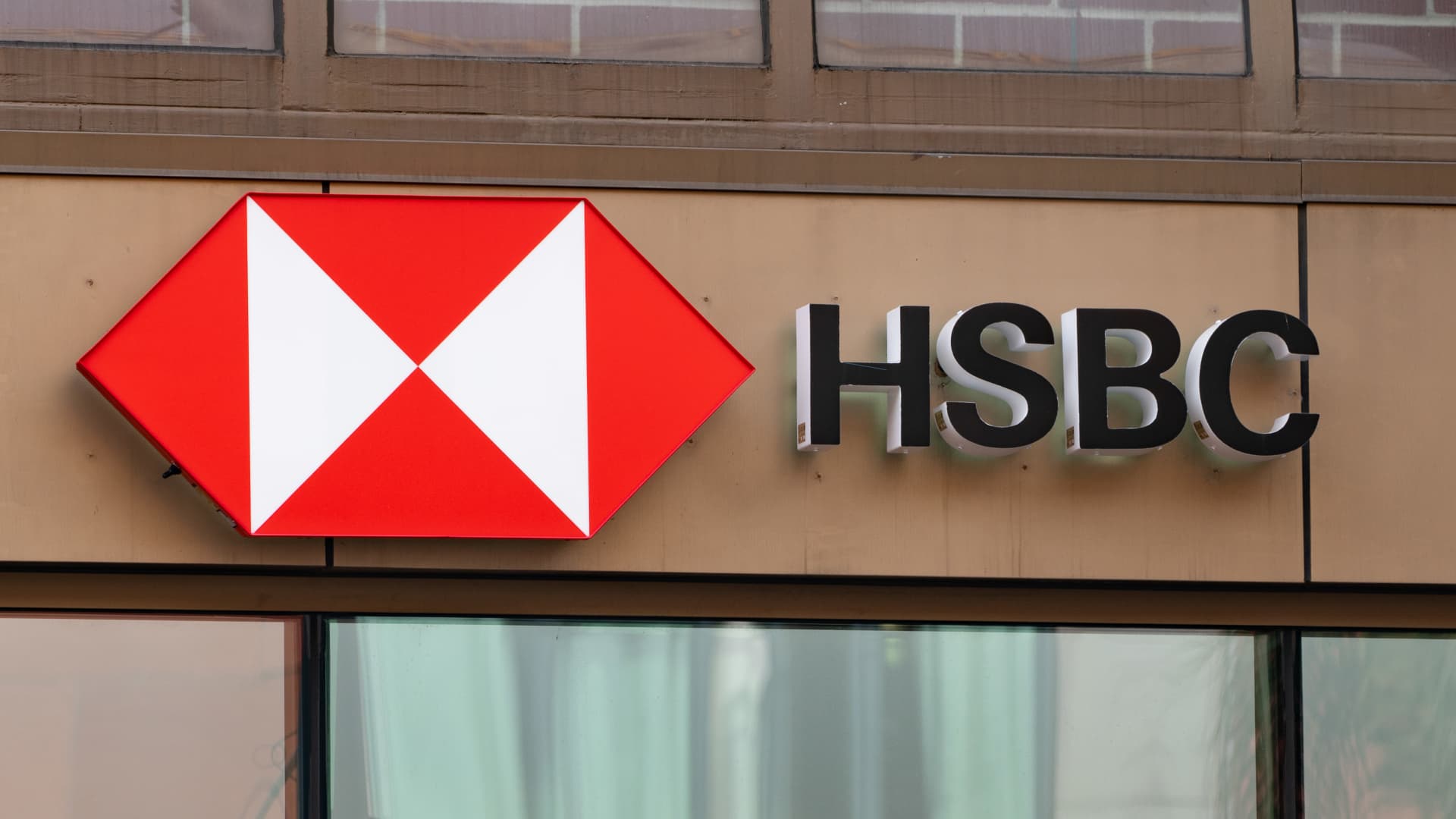 HSBC names Pam Kaur as first feminine CFO amid main restructuring