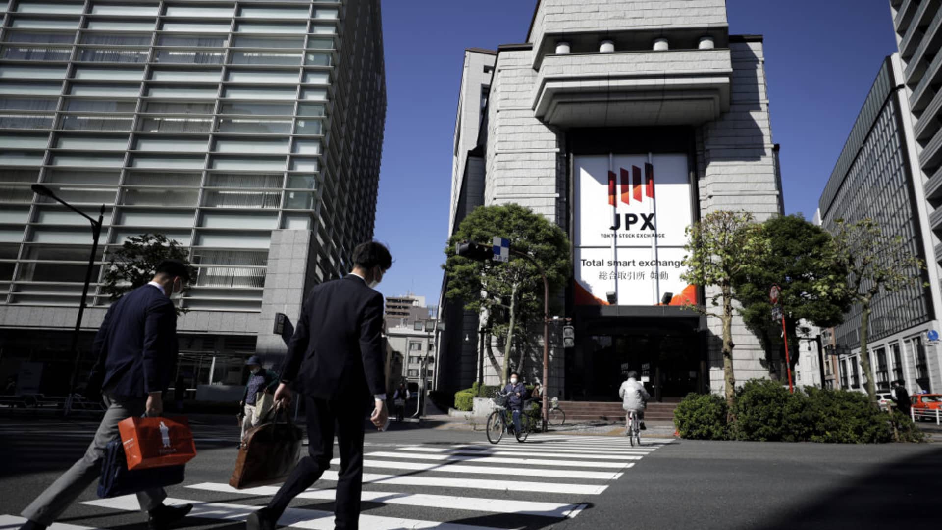 Japan's Nikkei 225 jumps 2.5% as yen weakens