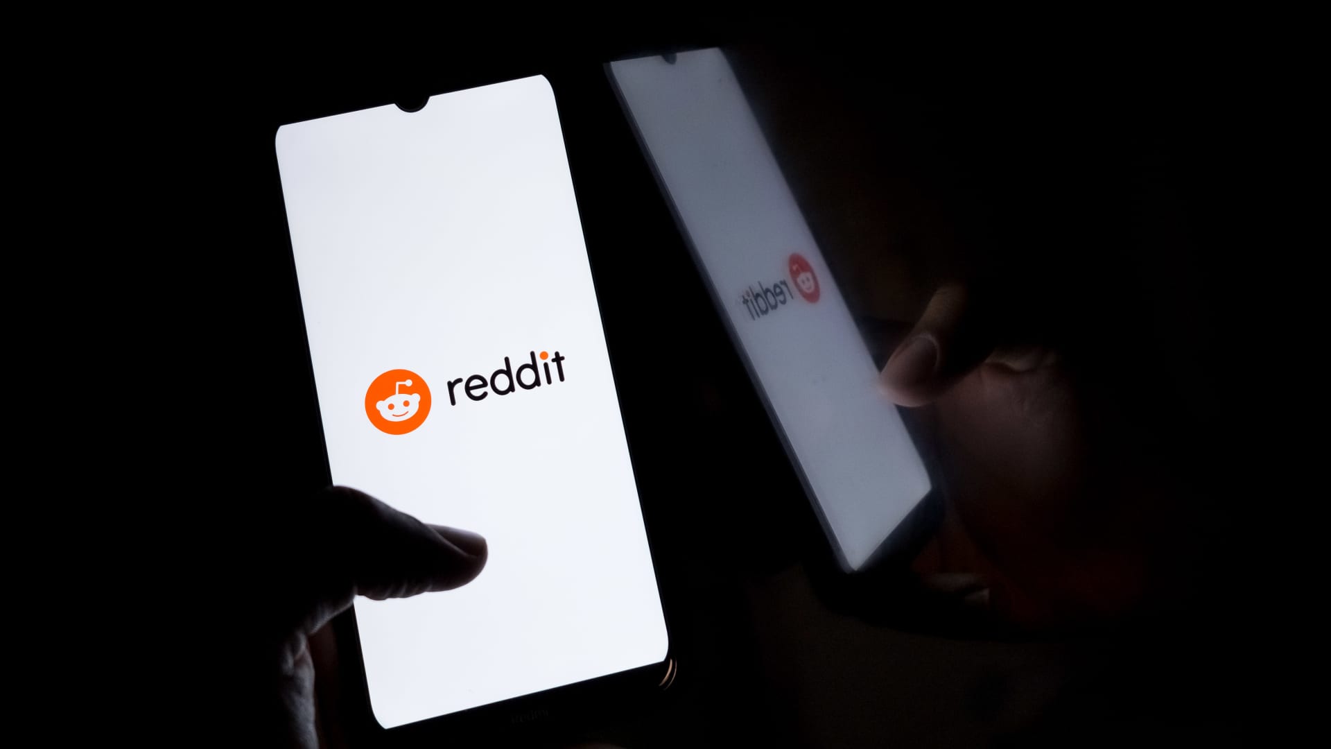 Jim Cramer says Reddit's surge is ready 'uncooked person energy,' yells it 'holy grail' for advertisers