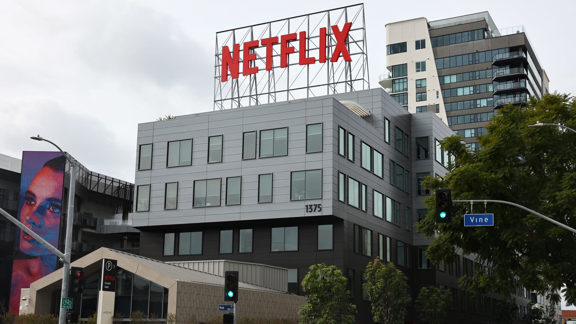 Netflix income are upcoming the bell. Right here's what to anticipate