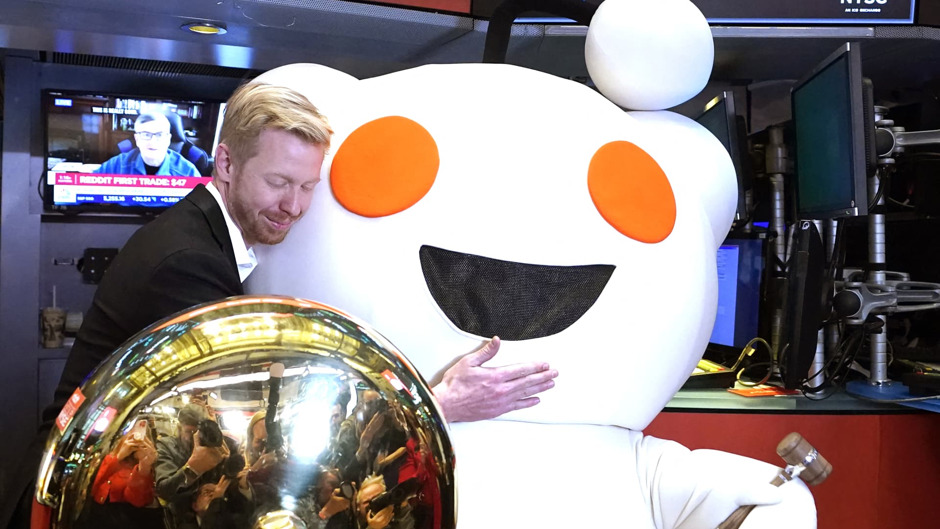 Reddit stocks jump 35% on profitability, rosy steering