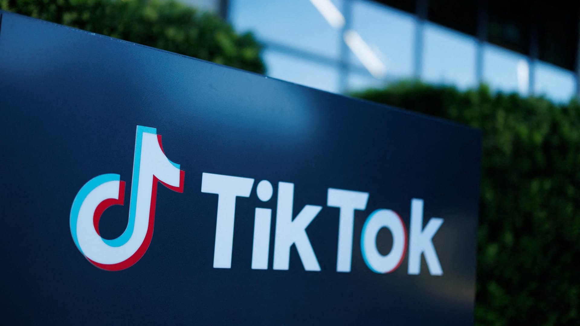 TikTok is 'digital nicotine' for young people, says D.C. Attorney General Brian Schwalb