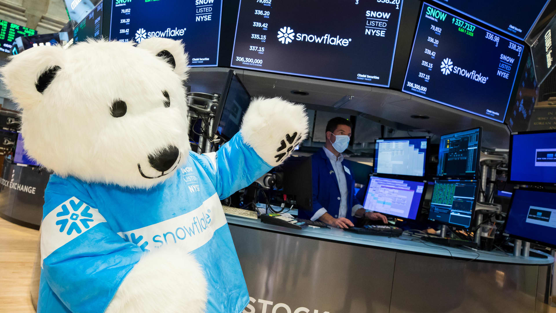 Q3 is one of Snowflake's 'best quarters we've seen in a long time', says Jefferies Brent Thill