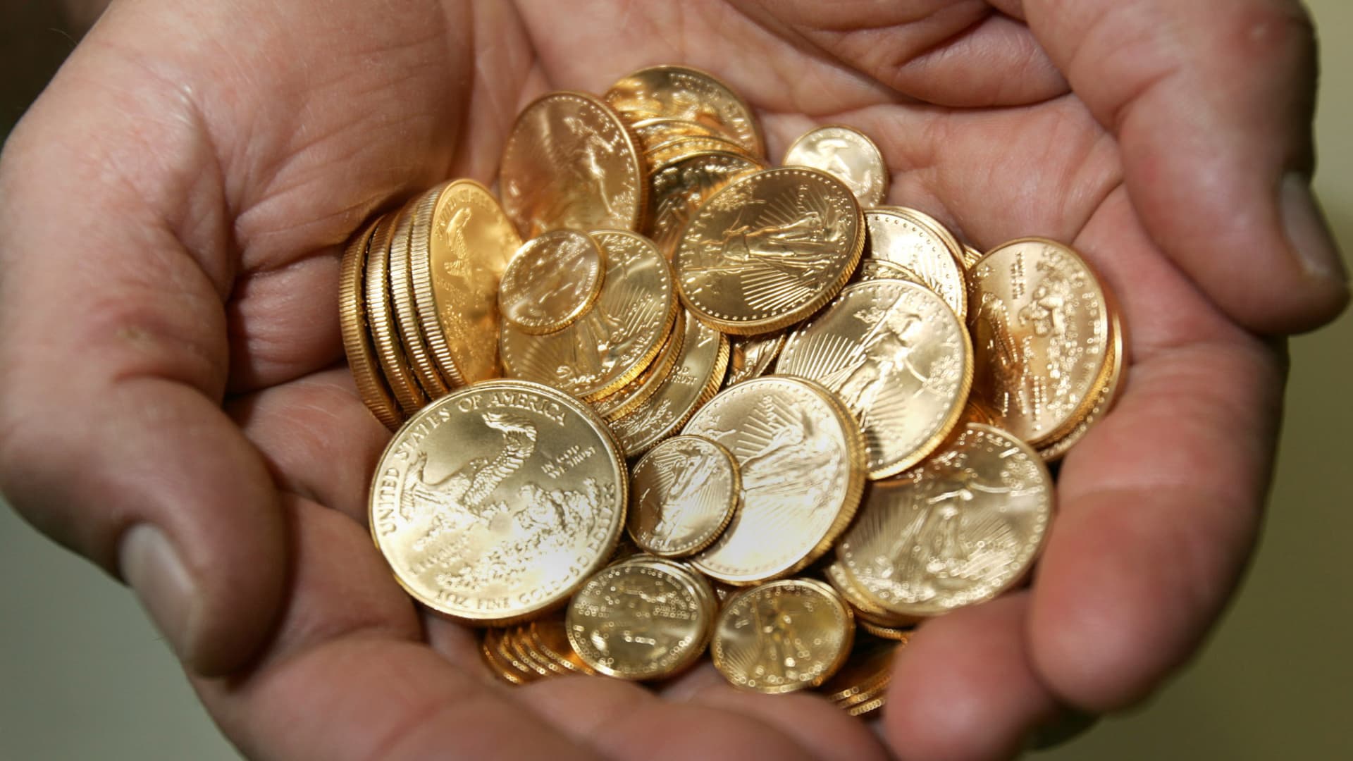 Gold faces worst occasion in additional than 3 years on bets of slower Fed easing