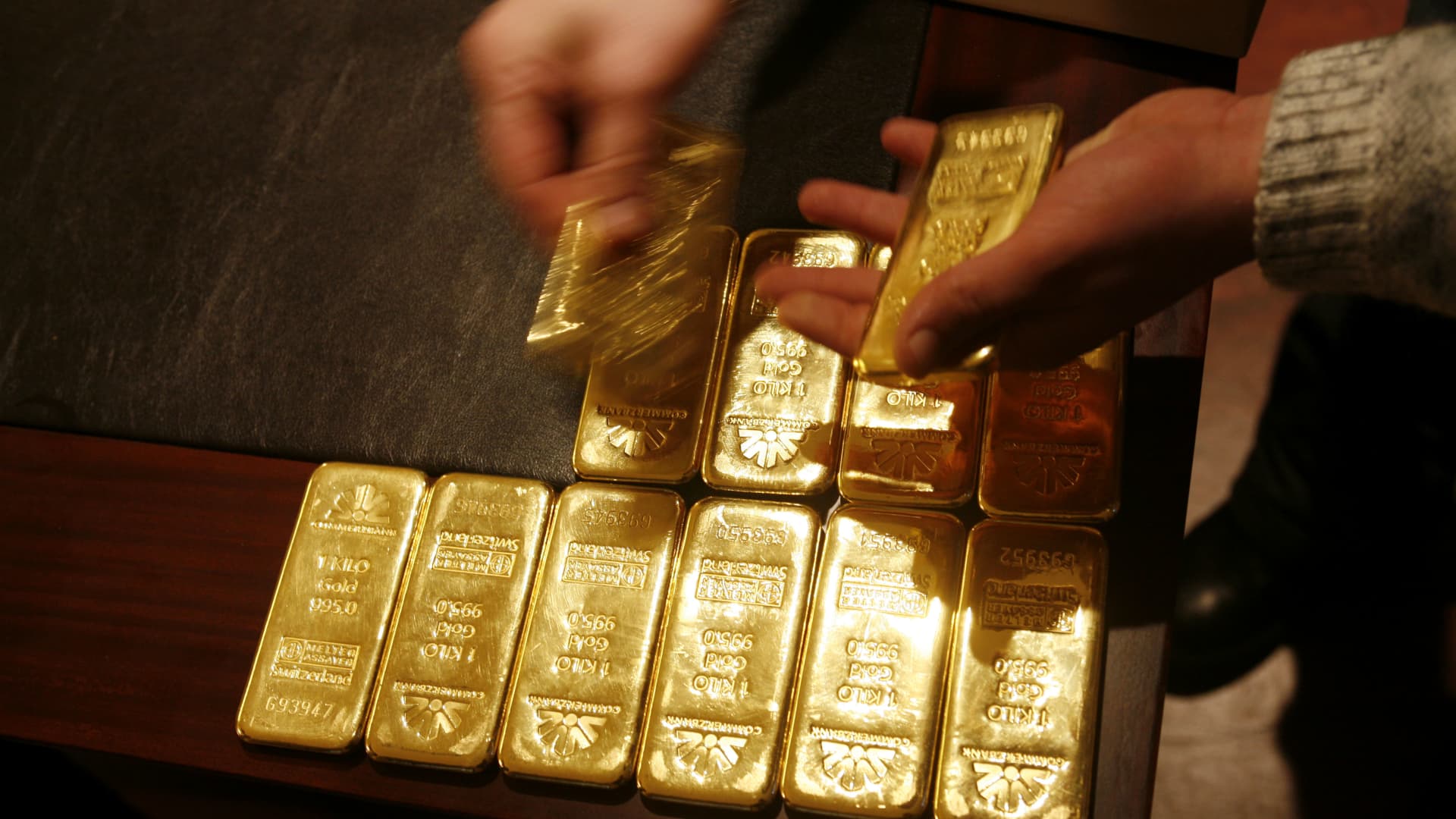 Gold holds stable as marketplace awaits U.S. election result