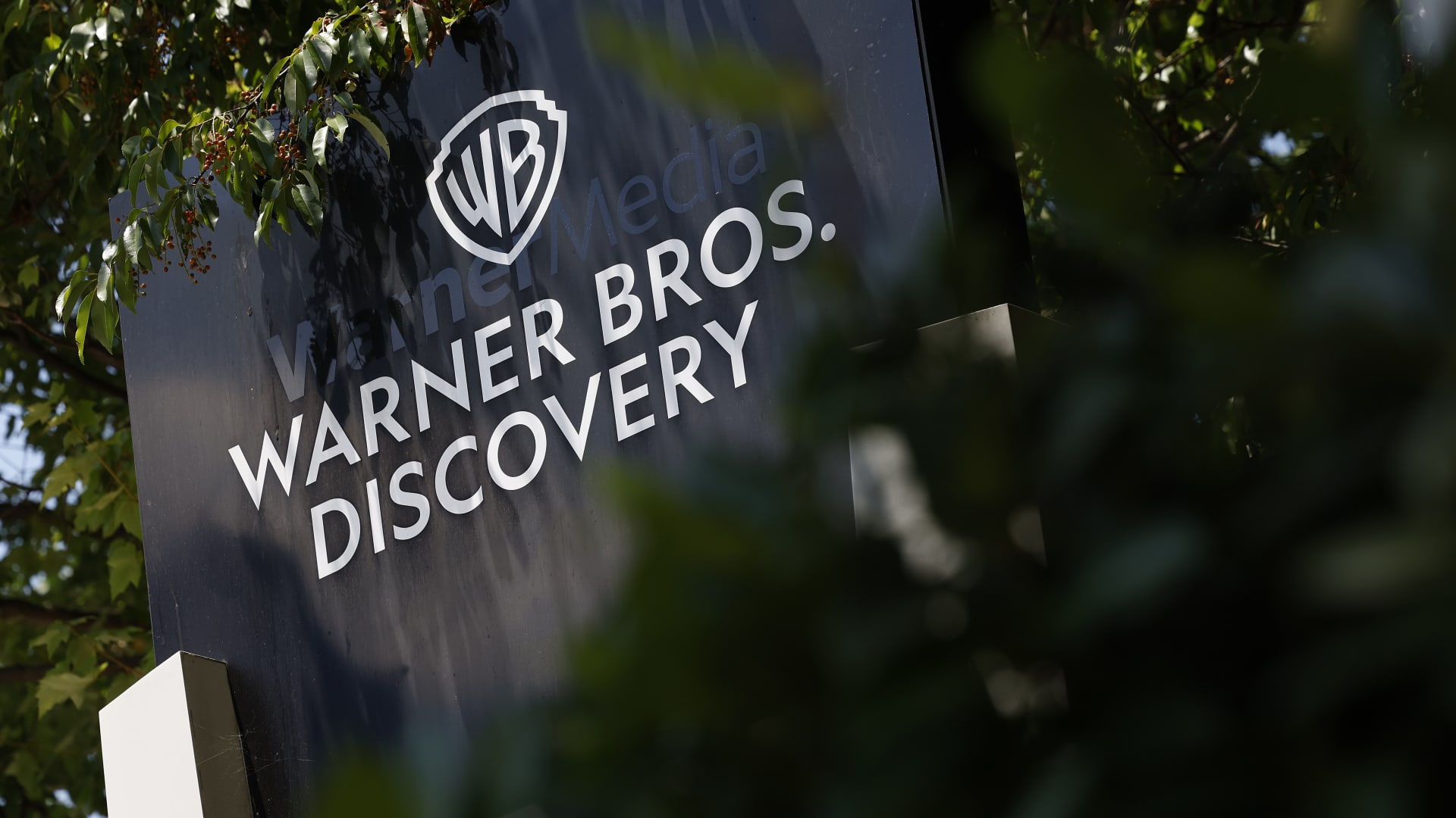 Shares making the most important strikes noon: Warner Bros. Discovery, AppLovin, Wolfspeed, Lyft and extra